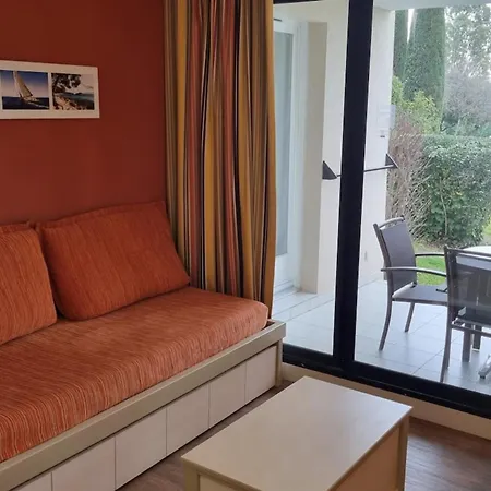 36 M Bright And Equipped With Garden Pool Διαμέρισμα Grimaud