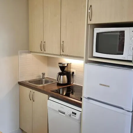 Διαμέρισμα 36 M Bright And Equipped With Garden Pool